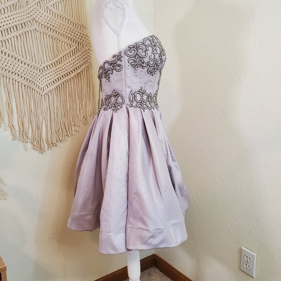 Glamour by TERANI COUTURE HOMECOMING 1622H1156 Size 6. - Picture 3 of 13